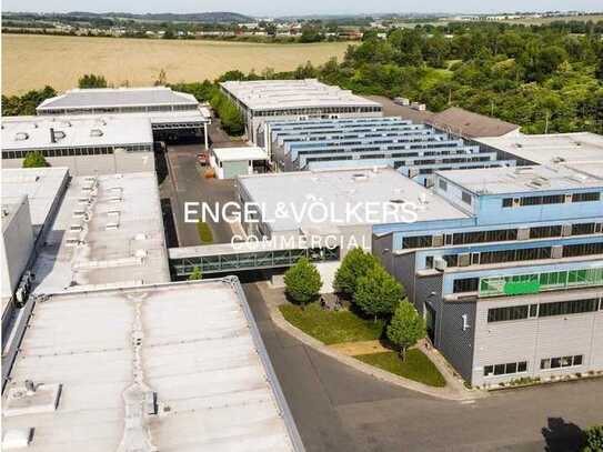 Moderne Halle mit Büro für Logistik & Produktion