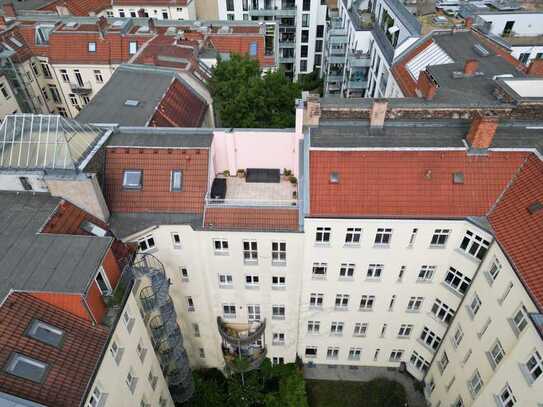 The sky is the limit: Maisonette-Wohnung mit einzigartiger Dachterrasse in Friedrichshain