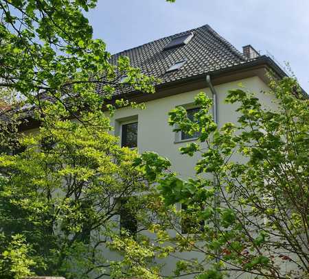 Großes frisch saniertes gemütliches Einfamilienhaus mit Garten im Herzen von Lichterfelde West