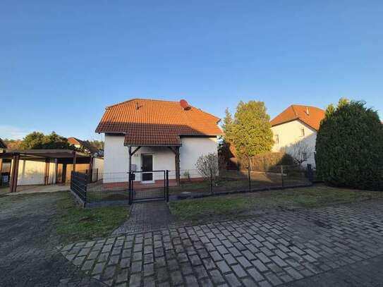 modernes Einfamilienhaus mit Garten, Garage und Carport in ruhiger Lage am Rande von Lübben