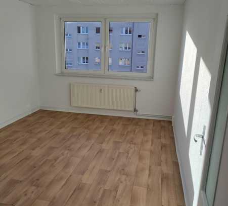 195 € | 59 qm | 3 ZKB Balkon | 2. OG | Günstige Fernwärme