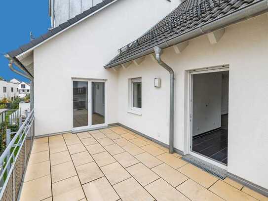 Herrliche 3 Zimmer Wohnung mit Dachterrasse und Balkon