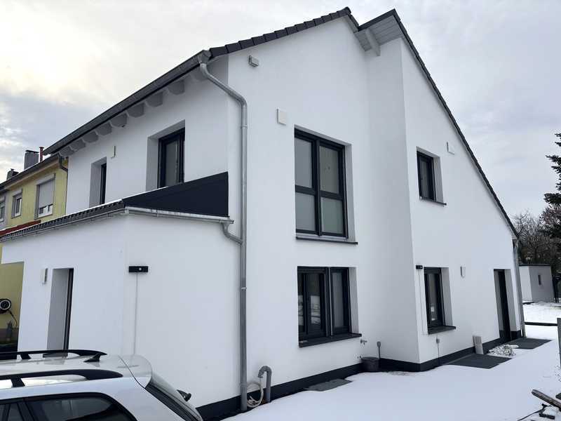 Neubau-Erstbezug mit 2-3 Einheiten und fantastischem Garten