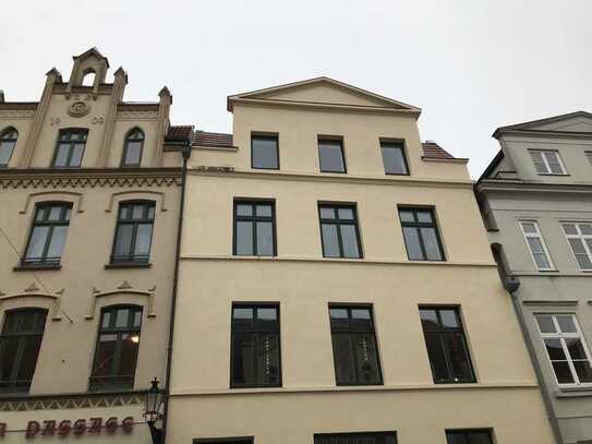 Schöne 5-Zimmerwohnung mit EBK und Balkon in Wismars Altstadt