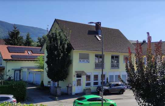 150 m2 Wohneinheit, zentrale Lage, große Terrasse, 4 Schlafzimmer, 2 Wohnzimmer, 2 Bäder, 2 Garagen