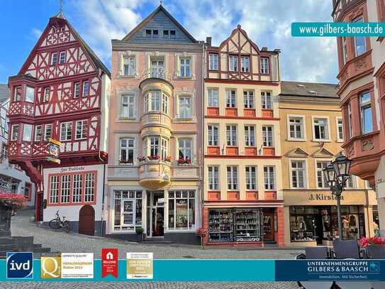 Traditionsreiches Café direkt am Marktplatz mit attraktiver Maisonette-Wohnung in Bernkastel-Kues