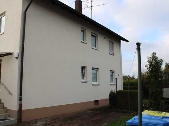 Vermietetes 2 Familienhaus mit Doppelgarage und Garten in Nbg. Boxdorf