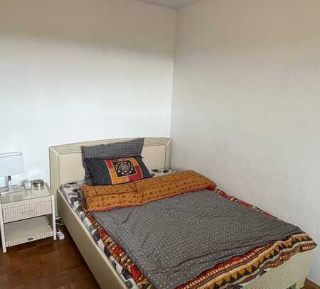 A beautiful furnished room in a flat share