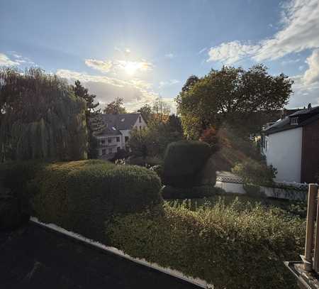 Frisch renovierte Dachgeschosswohnung in Toplage