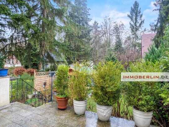 IMMOBERLIN.DE - Gemütliche Doppelhaushälfte mit schönem Garten in Frohnau