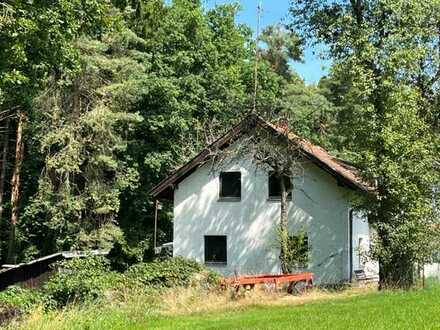 Preiswertes 4-Zimmer-Einfamilienhaus in Cham, Sanierungsbedürftig