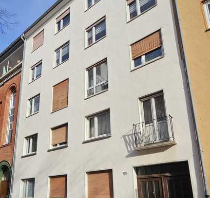 Ludwigshafen-Süd: Mehrfamilienhaus mit 9 Wohnungen + Büro und Halle