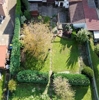 Wunderschönes Baugrundstück mit Altbestand in ruhiger Lage des Märchenviertels