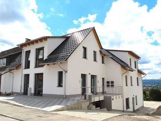 Neubau Erstbezug - Moderne 2 ZKB mit EBK + Balkon in Toplage in Niestetal-S.