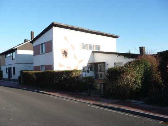 Zweifamilienhaus mit Garten und Fernblick in bevorzugter Höhenlage von Alfter-Oedekoven