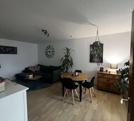 Schöne 2 Zimmer EBK Wohnung mit großer Loggia am Haderner Stern