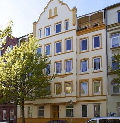 2-Zimmer-Altbauwohnung mit Balkon in Kiel-Gaarden