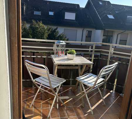 Exklusiv: Voll möblierte Wohnung mit Balkon und grünem Ausblick in ruhiger Lage, fußläufig zur Uni.