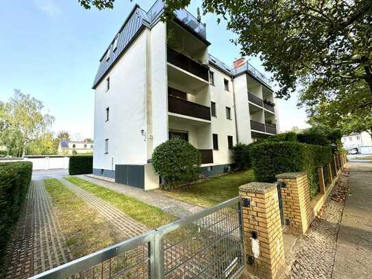 SCHÖNE, MODERNISIERTE 2-ZIMMER-WOHNUNG MIT BALKON IN RUHIGER LAGE MIT SEHR GUTER ANBINDUNG IN BERLIN