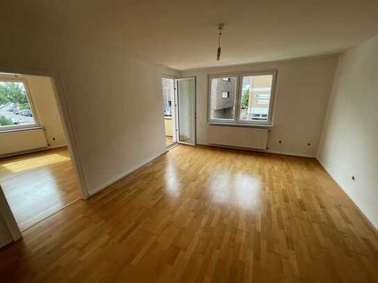 3-Zi. Südstadt 2 Balkone 990€ inkl. NK plus Heizung, Strom etc.