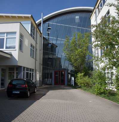 helle großzügige Bürofläche in Bürogebäude am Stadtrand von Halle