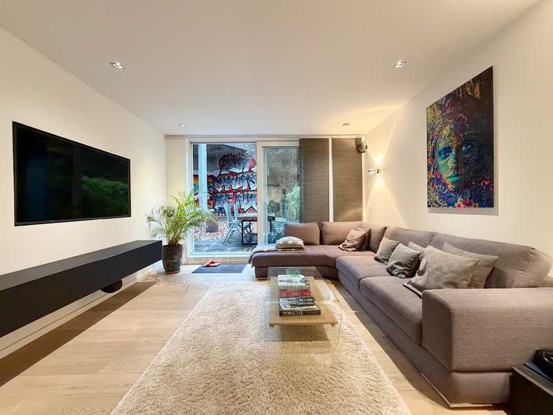 EP ESTATE ! Exklusive Gartenwohnung mit XXL- Terrasse in Köln / Müngersdorf