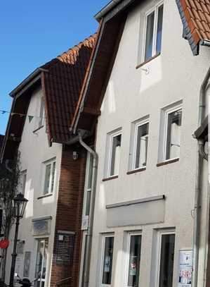 Gewerbefläche in Wohn- und Geschäftshaus mitten in Duisdorf zu vermieten z.B. Bistro, Sushi etc.