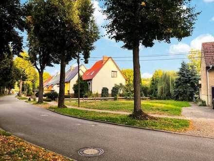 Vertragsfreies Baugrundstück in idyllischer Lage