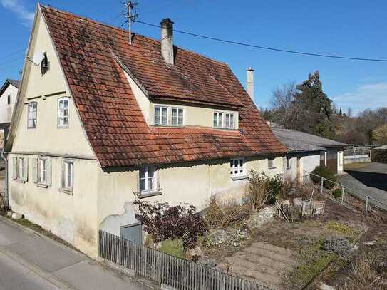 Charmantes Haus für Liebhaber traditioneller Bauten - hauchen Sie neues Leben ein