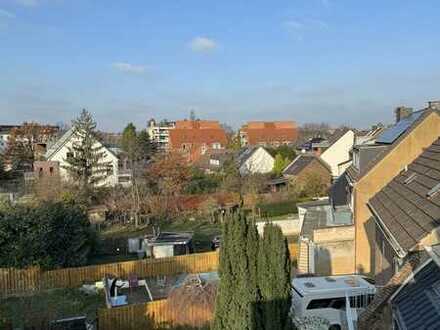 Stilvolle, geräumige 1-Zimmer-Wohnung mit Balkon in Grevenbroich