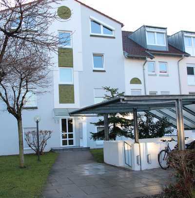 Schöne helle 2-Zimmer-Wohnung mit Balkon und EBK in Böblingen