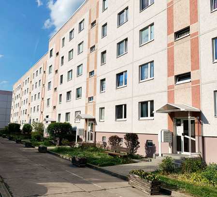 Helle 3-Zimmer-Wohnung mit Einbauküche und Balkon in Jena, inklusive Parkplatz vor dem Haus