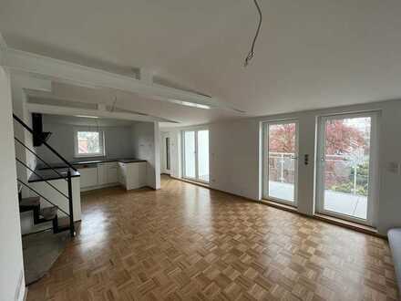 Helle DG-Wohnung mit großem Balkon und EBK in Frankfurt am Main