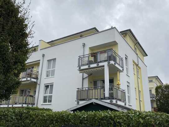 Renovierte helle 3-Zimmer-Wohnung mit Balkon, Einbauküche und TGL Bad in Wiesbaden-Schierstein