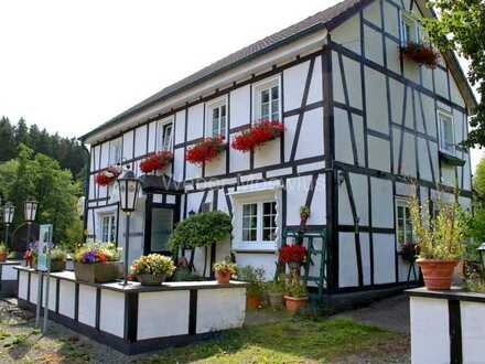 Idyllischer LANDGASTHOF, Biergarten, Gästezimmer, 3.249 m² Grundstück (Anbau/Nutzungsänderung mögl.)