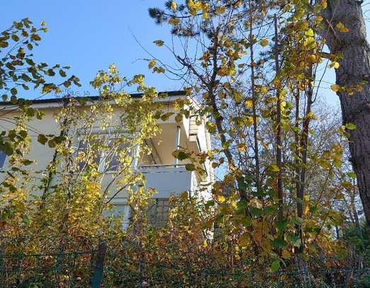 Schöne helle gemütliche Dach-Wohnung 3 Zi, Balkon, Abstellräume &PKW Stellplatz in Aalen-Unterkochen