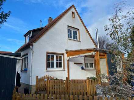 Klein aber fein! - Ruhig gelegenes Einfamilienhaus mit schönem Grundstück und Garage