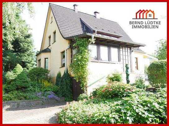 ****RESERVIERT****Apartes Einfamilienhaus mit herrlichem Wintergarten!