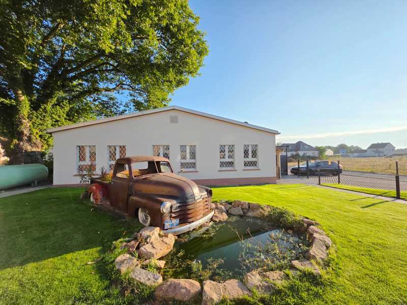                                                               Gro&szlig;z&uuml;giges Loft-Wohnen. Kernsanierter Bungalow in ehemaliger US-Kaserne                                                       in Babenhausen (Darmstadt-Dieburg)