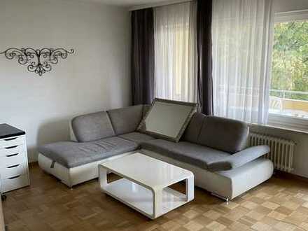 Kurzfristig beziehbare 3,5 Zi.-OG Wohnung mit Einbauküche und Balkon in Neckarweihingen