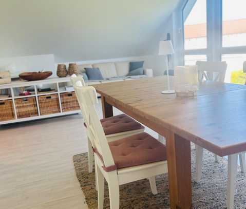 Exklusive, teilsanierte Wohnung 1.OG mit großer Loggia ab 1.8.