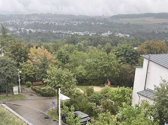 Schönes -. renoviertes 5-Raum-Reihenendhaus mit EBK und Garage