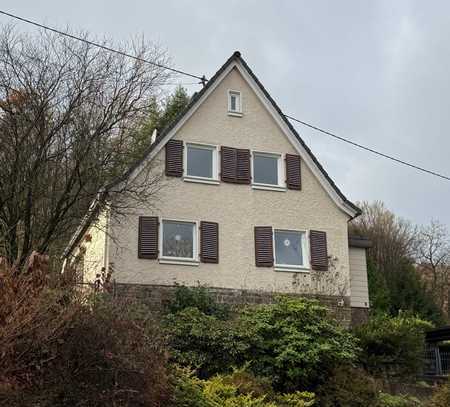 Einfamilienhaus mit großem Garten am Waldrand in Siegen-Weidenau