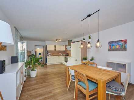 5 Zimmer, Altbau-Charme, Terrasse: Barrierefreies Wohnjuwel in Straubings Zentrum