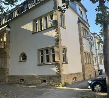 Stilvolle Altbauwohnung, 4-Raum-Wohnung mit gehobener Innenausstattung, 2 Balkone, im Musikerviertel