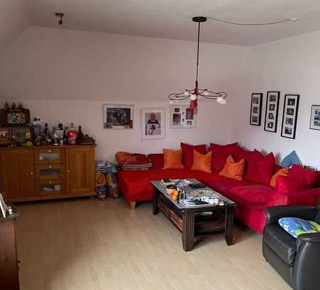 **Schöne 2 Zimmer DG-Wohnung mit Dachterrasse in City Lage**