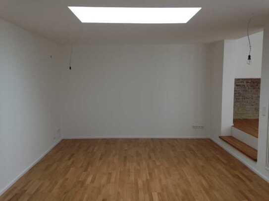 Unterbilk, 160qm charmante sanierte 6 Zi. ETW, Patio Innenhof, Garage * Ohne Makler *