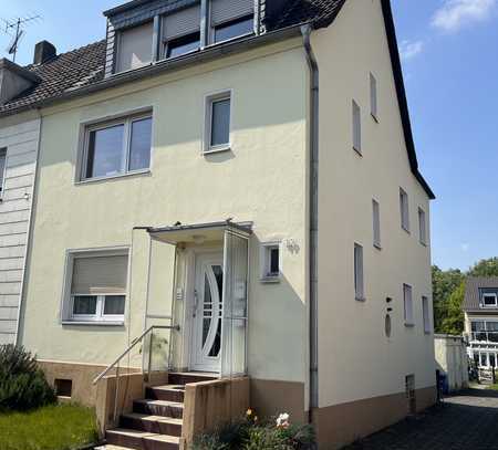 Nettes Zweifamilienhaus in Leverkusen Küppersteg sucht neue Besitzer