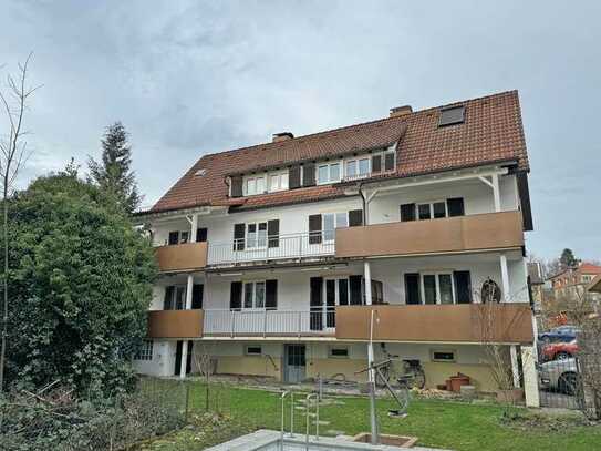 Sonnige Etagenwohnung mit Balkon