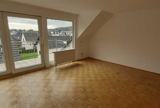 Wohnen und Arbeiten in 5-Zimmer-Penthouse-Wohnung mit gehobener Innenausstattung mit Balkon in Erpel